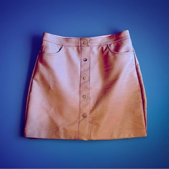 Size 8 Medium Faux Leather Trendy Pink Buttoned Mini Skirt Sissy CD Sexy - Picture 3 of 4